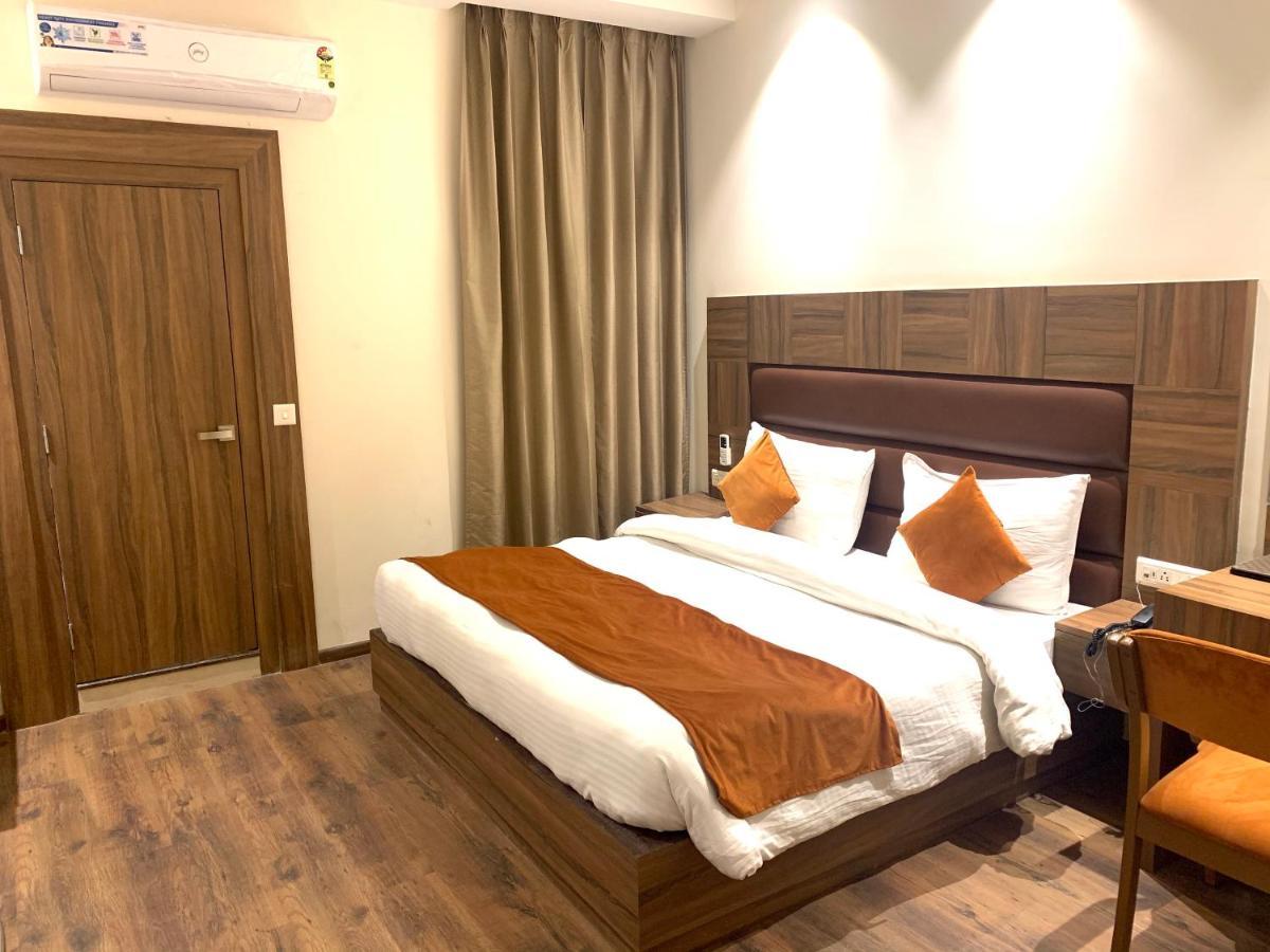 Hotel Amber Rudrapur Exterior foto